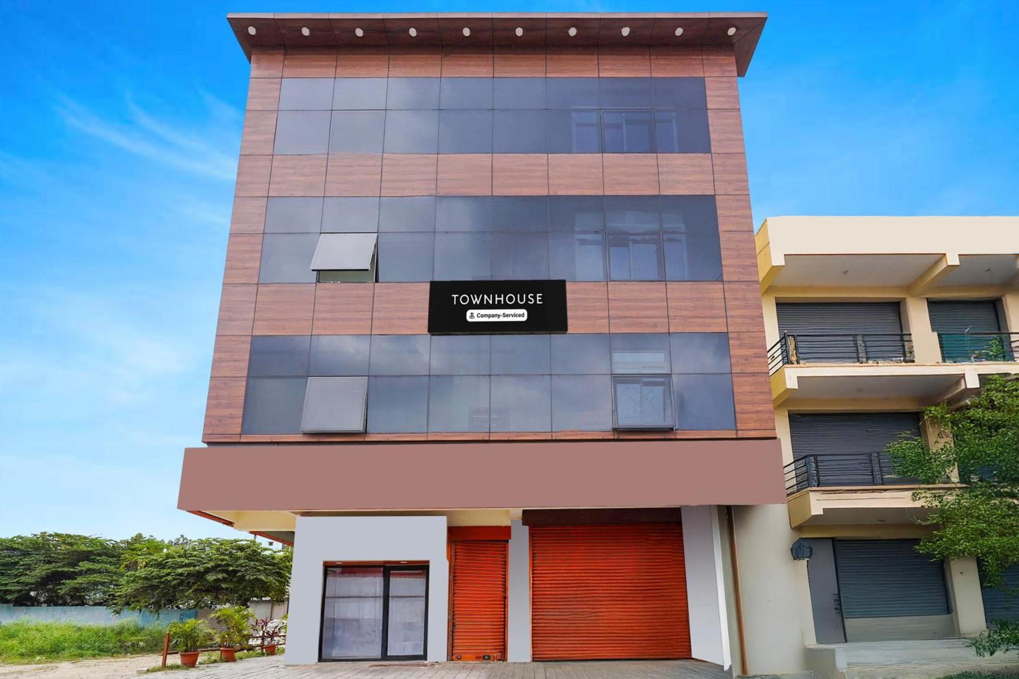 Townhouse Bidadi Formerly Royal Garuda Ngoại thất bức ảnh