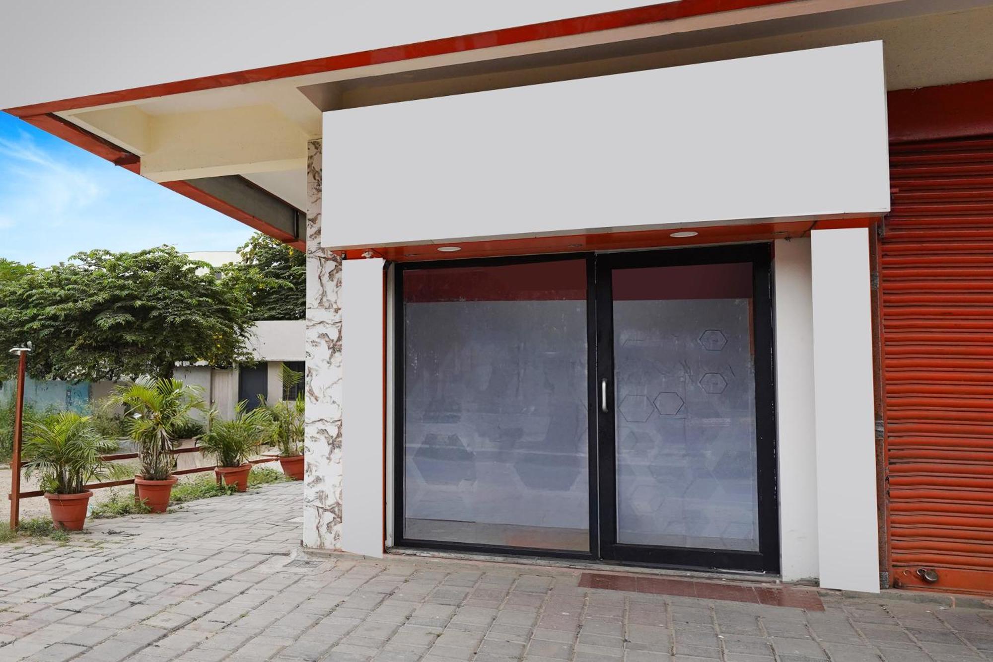 Townhouse Bidadi Formerly Royal Garuda Ngoại thất bức ảnh